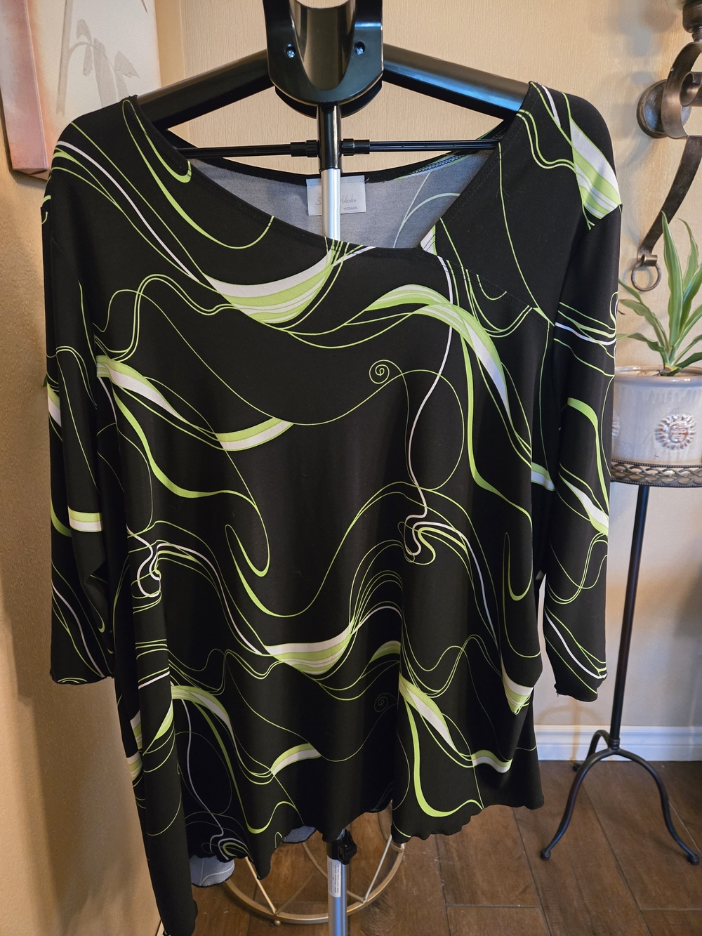 Studio Works Women’s Plus Black & Lime Wave-Print Top